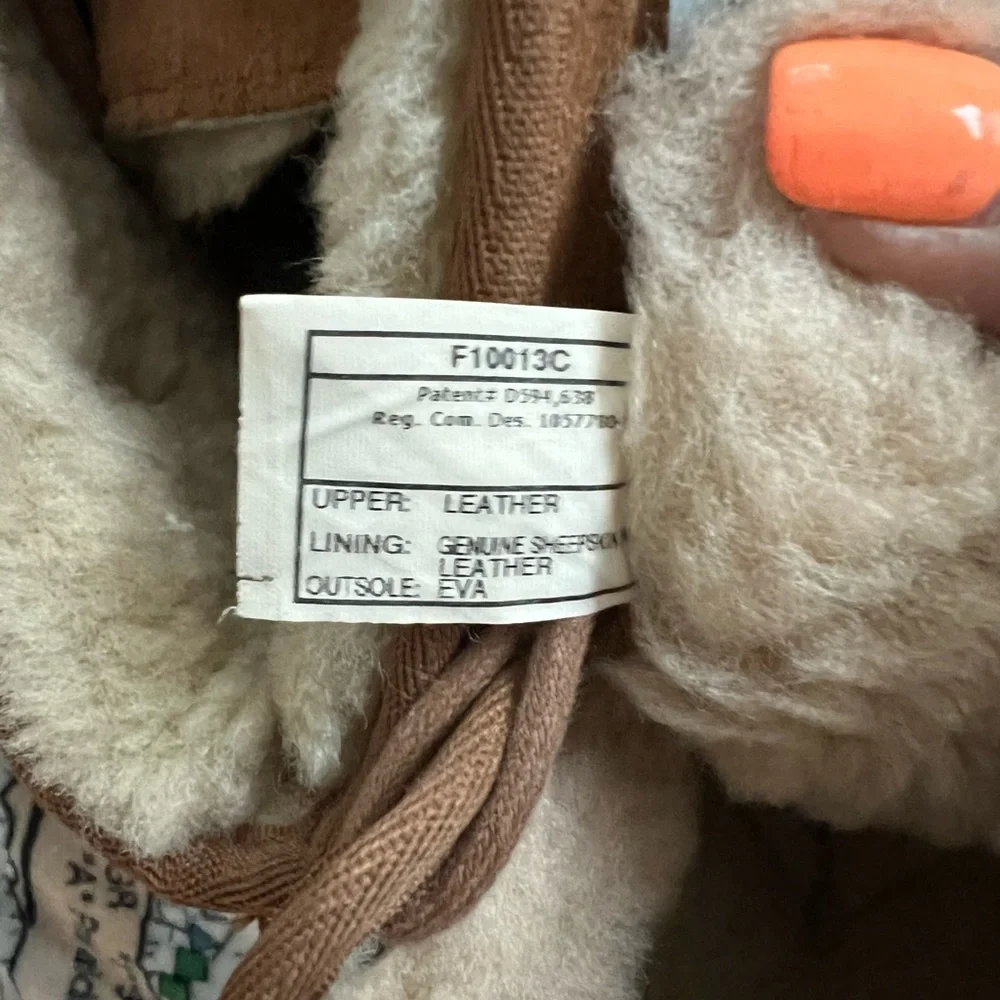 UGGs - Picture 5 of 7